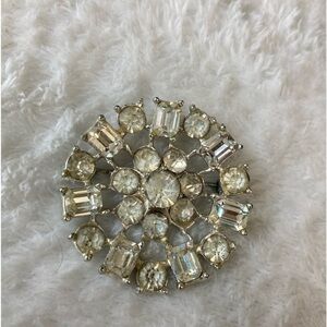 Round‎ Vintage Brooch Pin with Multi Cut Rhinestones